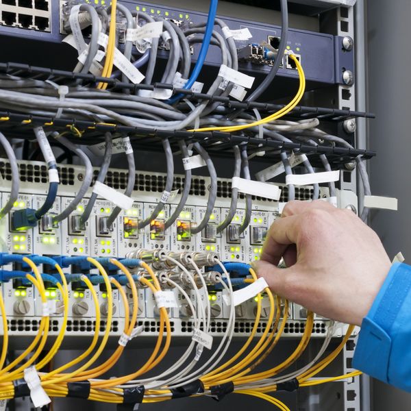 春日部で電気工事会社への就職ならお問い合わせください